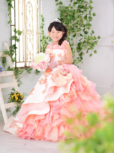 お姫様のような新作ドレスで7歳の七五三(埼玉市緑区のお客様)