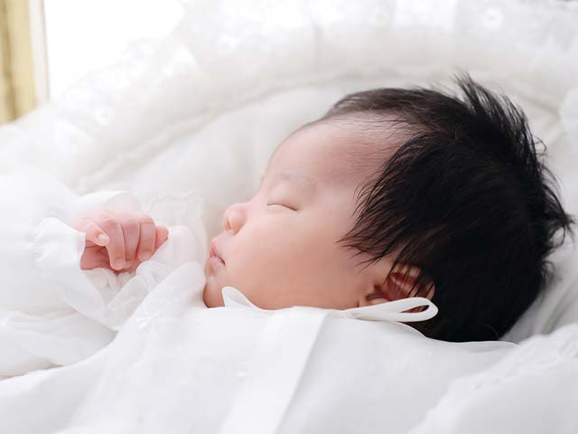 お宮参り記念撮影の赤ちゃんは天使の寝顔♪(川口市のお客様)