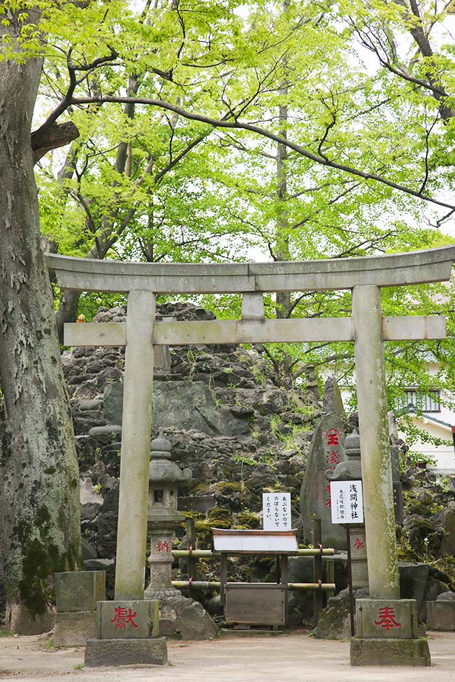 お宮参り・七五三におすすめ千葉県浦安市 清瀧神社の富士塚