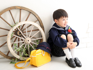 思い出いっぱいの園服で卒園＆入学記念撮影(浦安市のお客様)