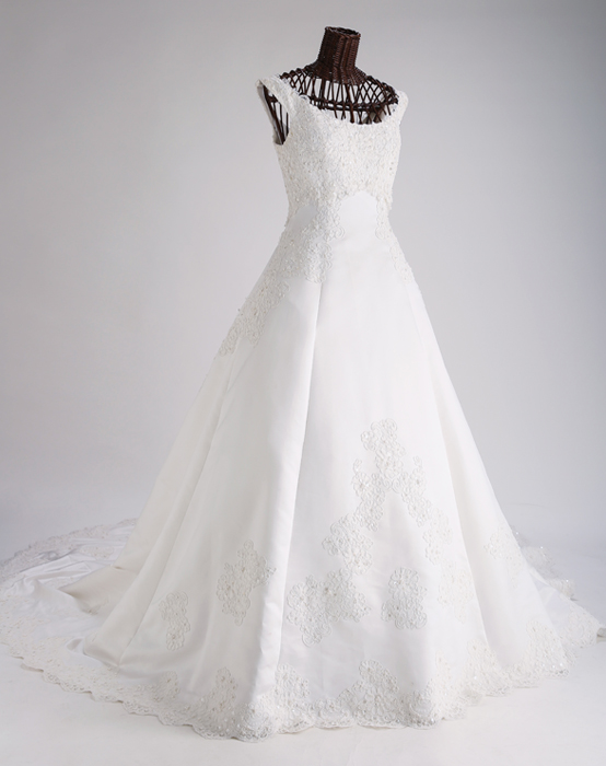 ウェディングドレス