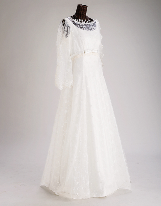 ウェディングドレス