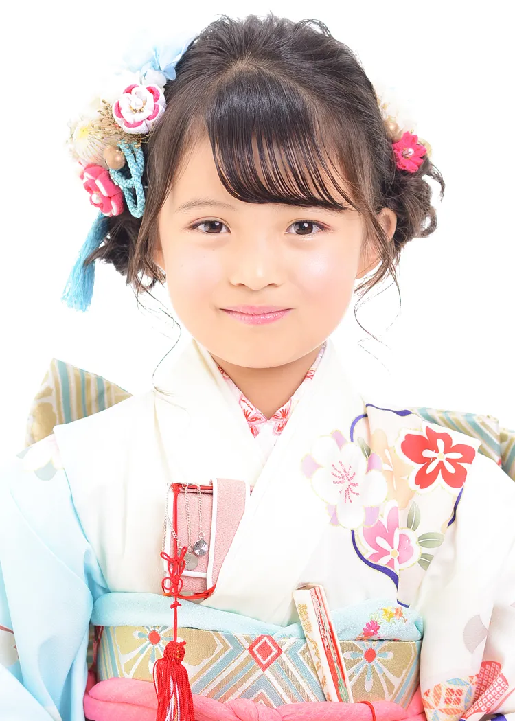 七五三の7歳女の子の髪型 アップヘアおしゃれ