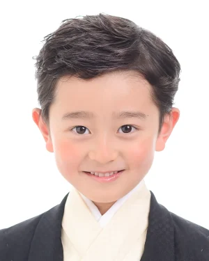 七五三 5歳男の子 フェザーパーマ風かき上げサイドパート